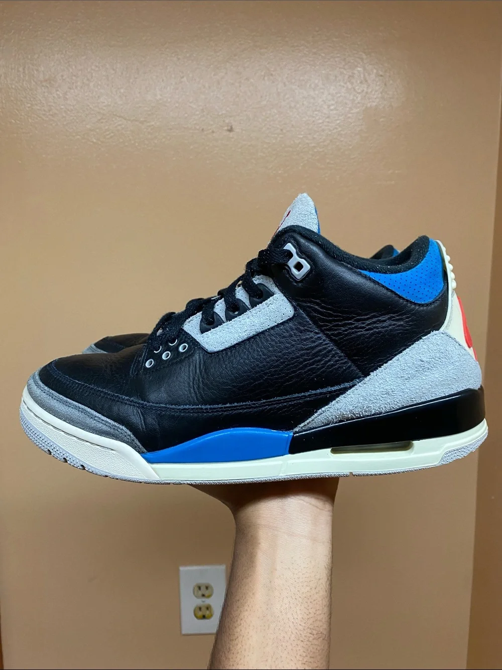 Air Jordan 3 Retro OG “Rare Air” Size 10 IB8967-004